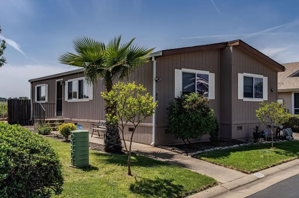 1400 W Marlette St #80