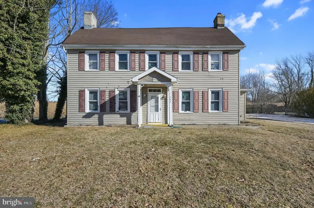 364 Main St