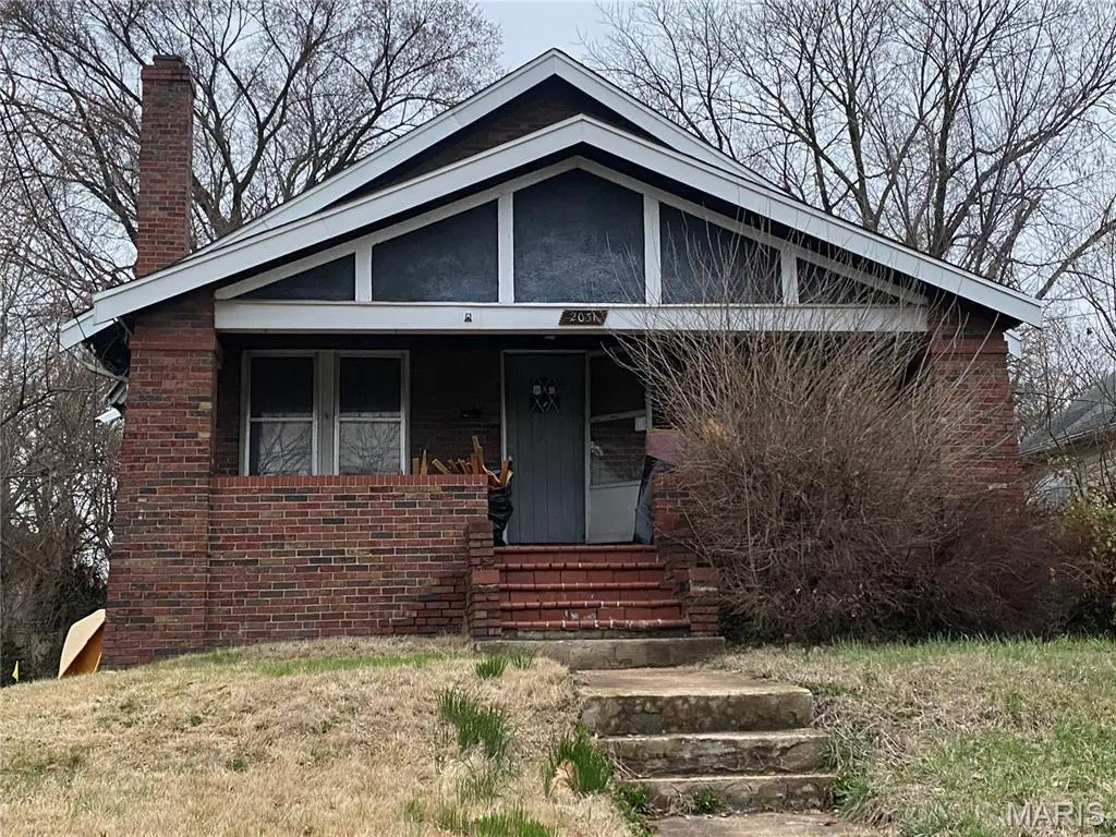 2031 Switzer Ave