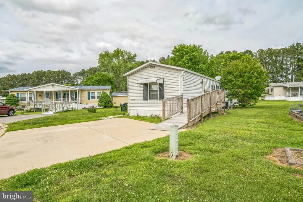 12 Curzon Ct