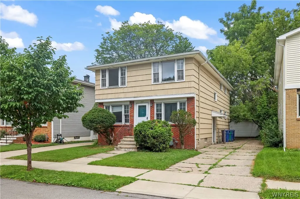 157 W Winspear Ave