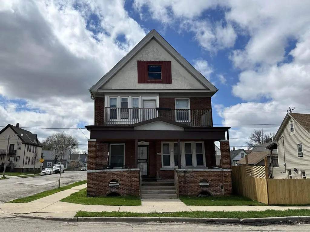 2177 S 17th St Unit 2177B, 2177C