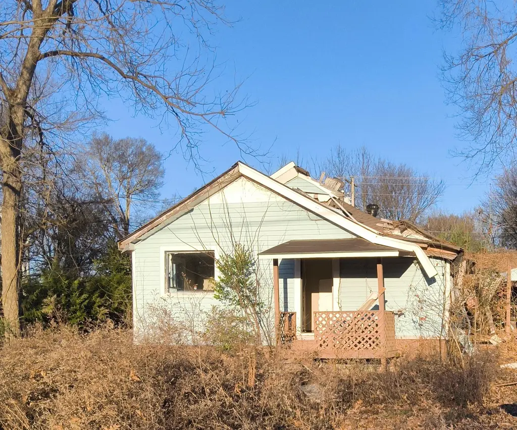225 S Main St