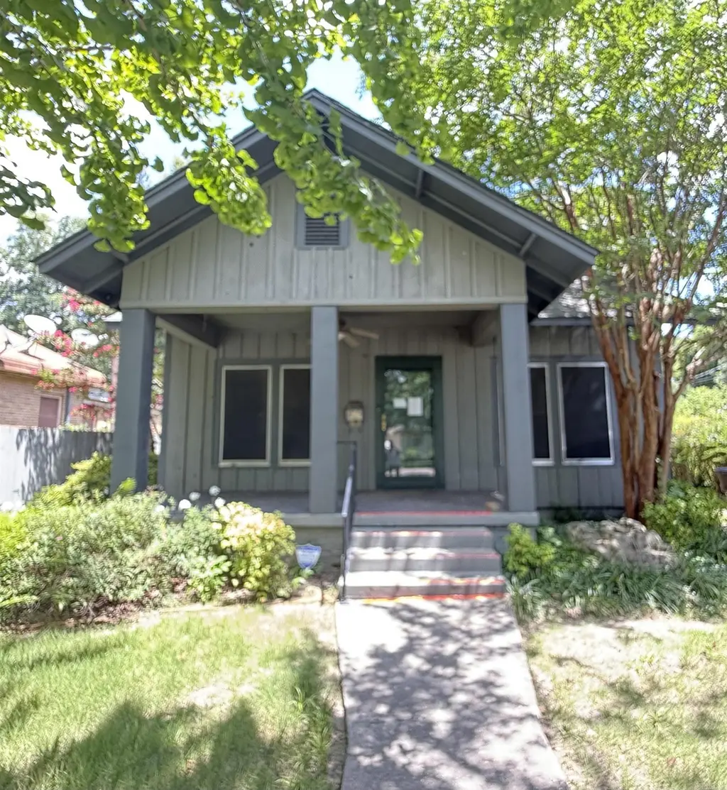 1108 N Izard St