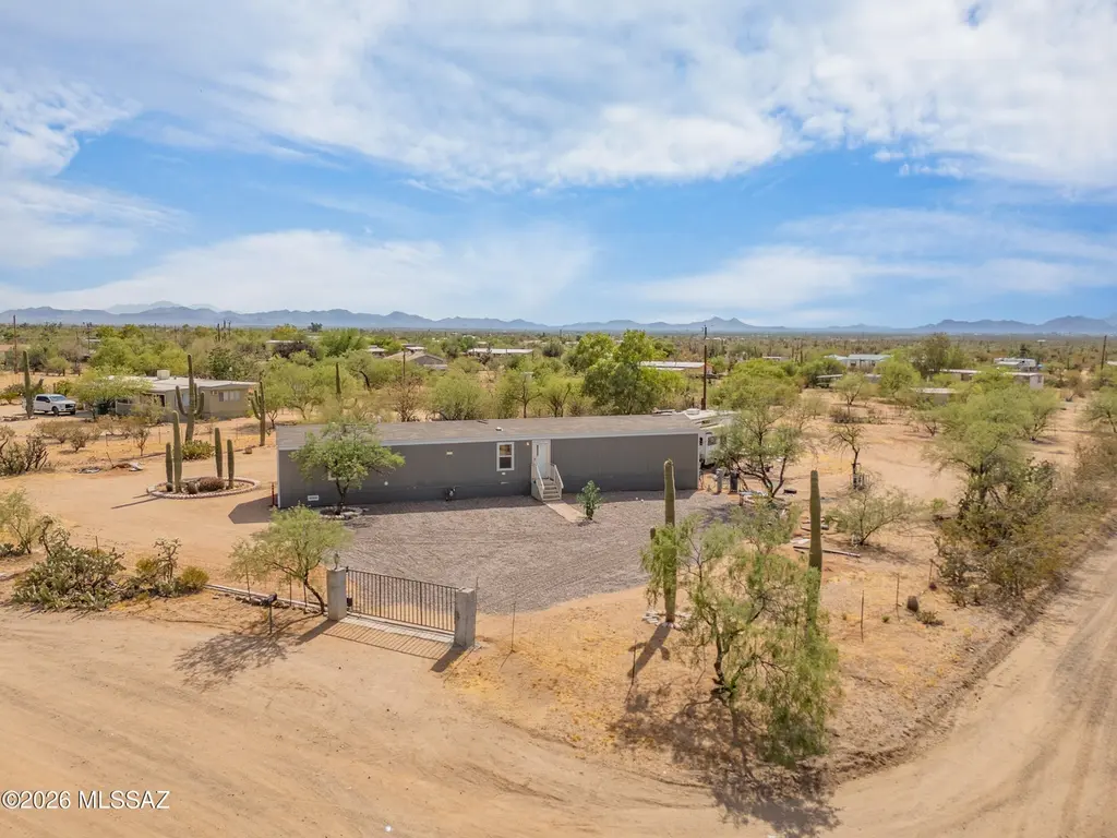 12505 W Bernice Ln