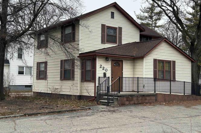 220 Cass Ave