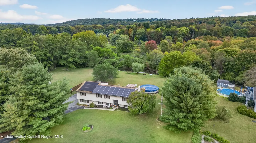 43 Heritage Rd