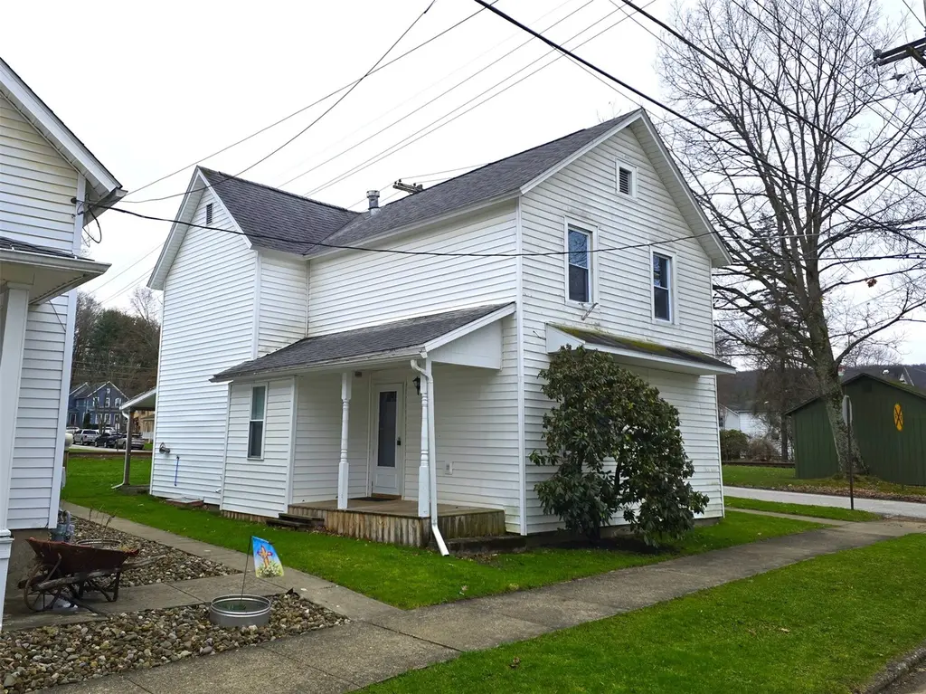301 Bank St