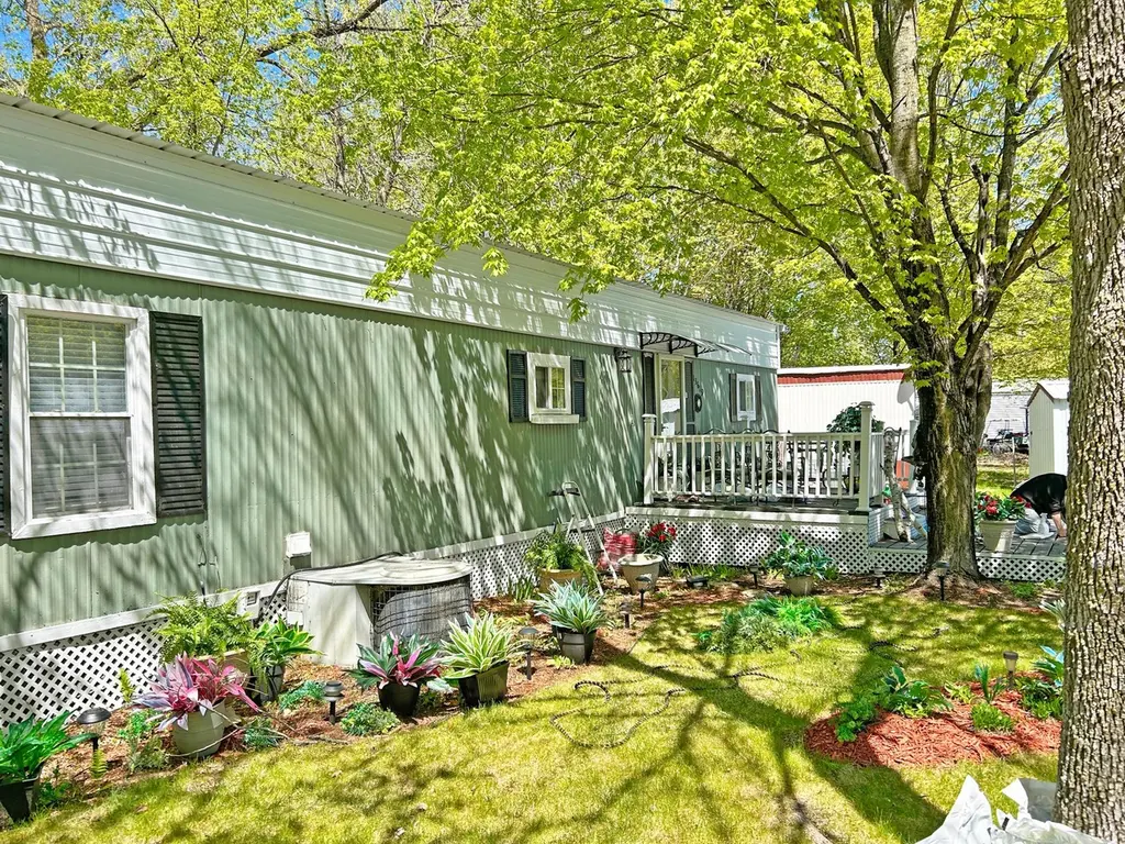 13619 Clearwater Forest Cir