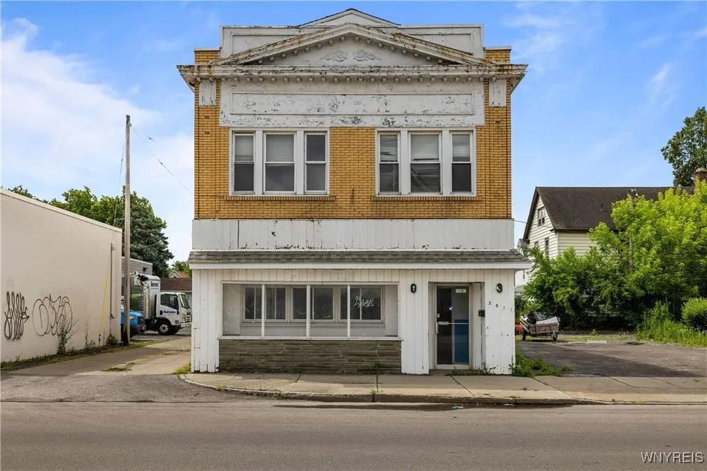 2511 Pine Ave