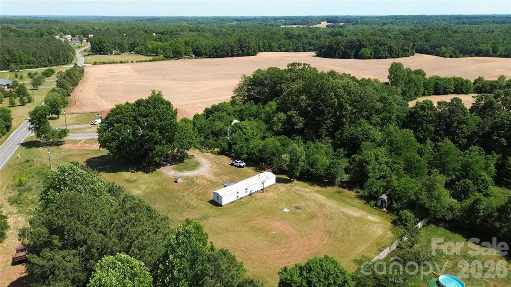 3889 Needmore Rd