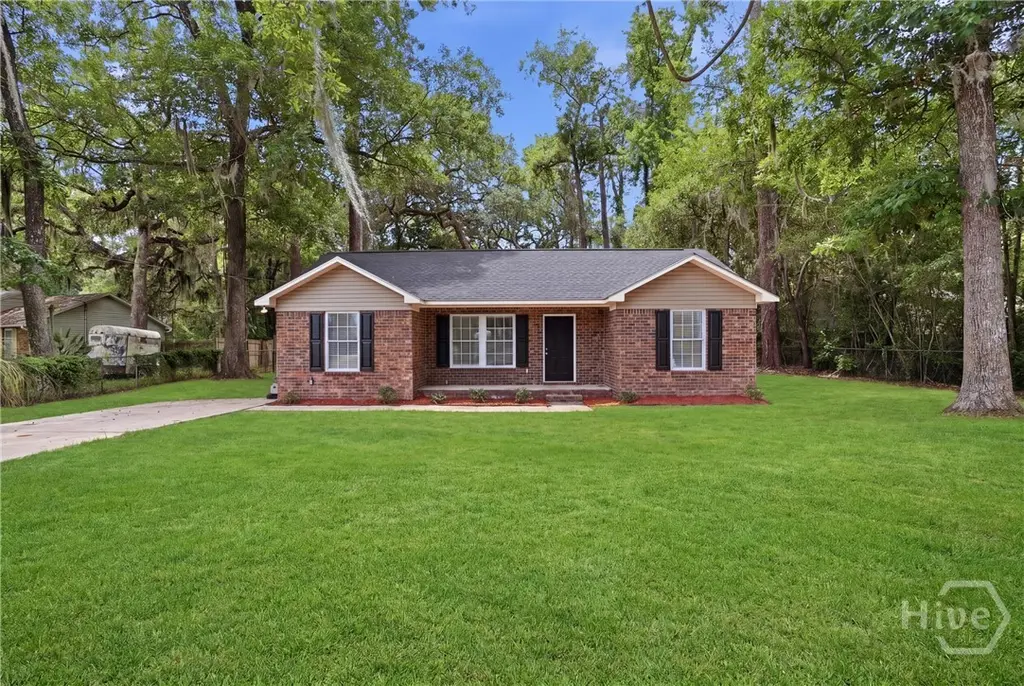 1384 Lake Dr