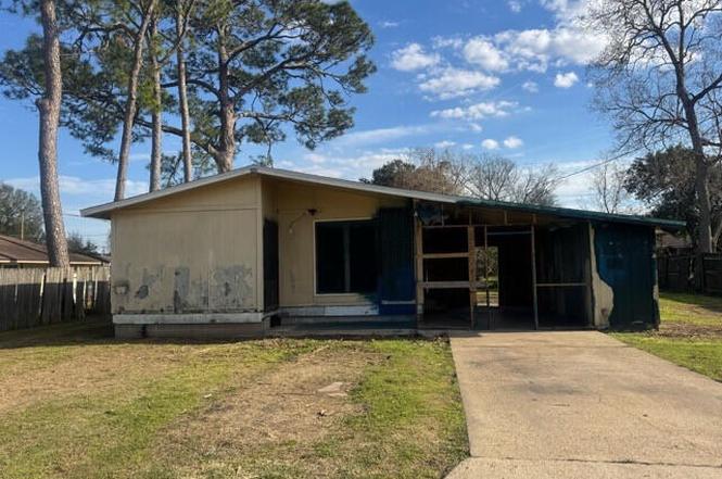 203 S Landry Dr