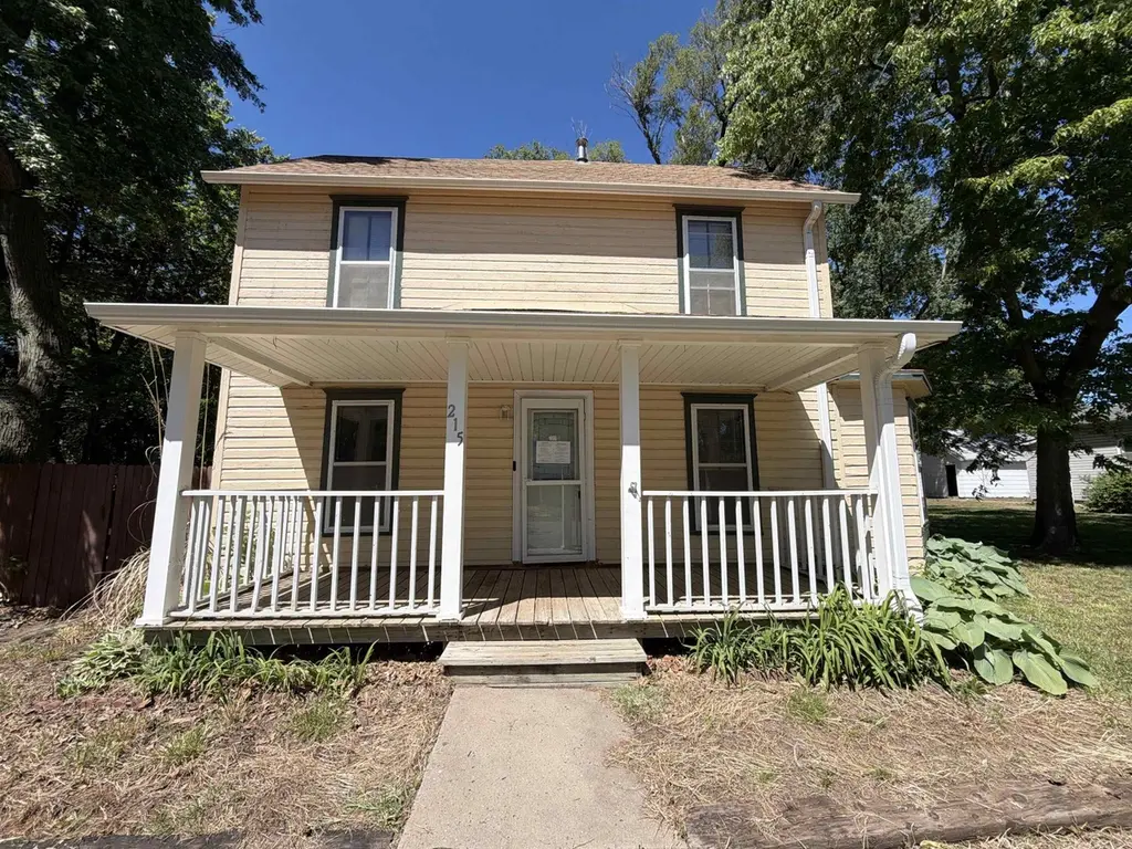 215 N Lincoln St