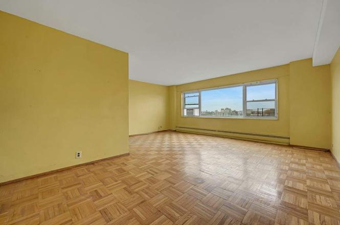 1 Fordham Hill Oval Unit 12C