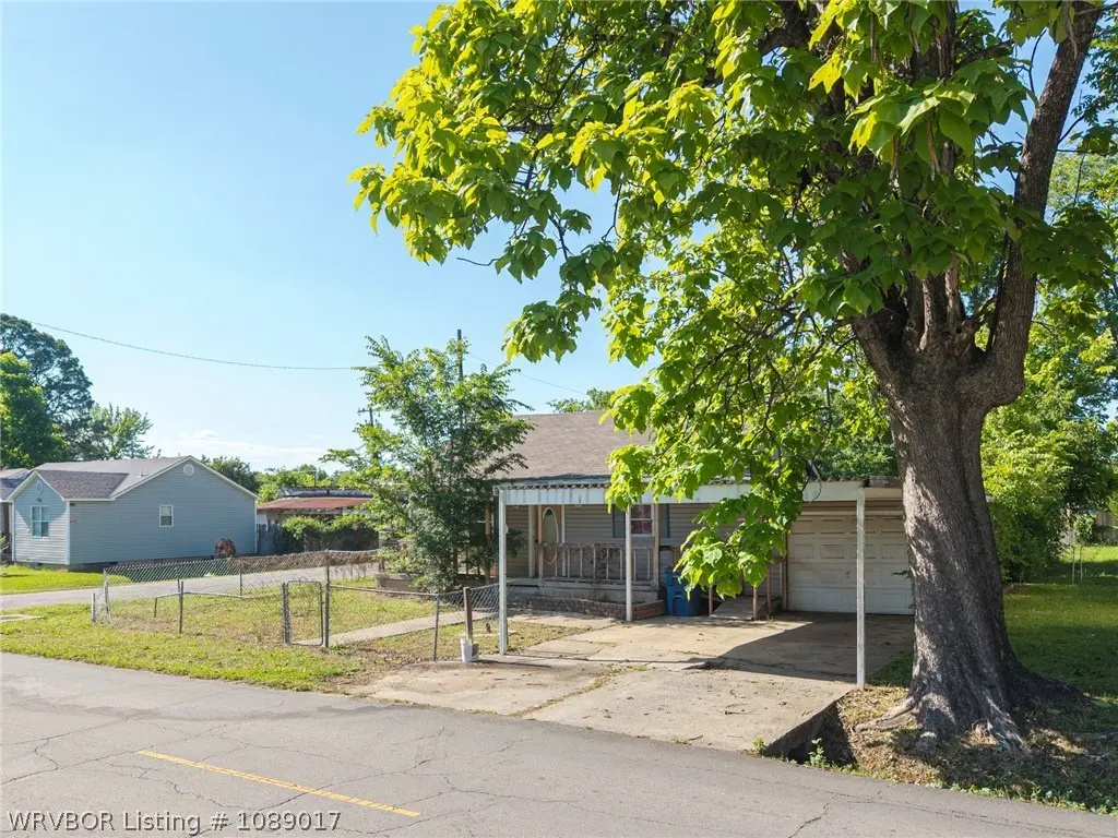 4301 Spradling Ave
