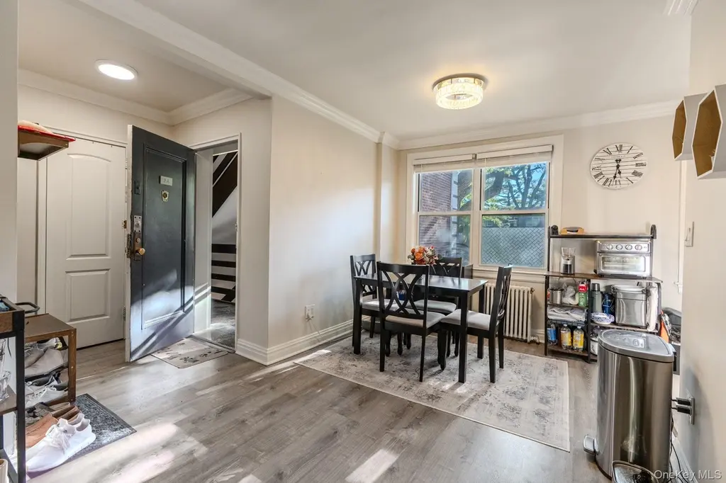 17 Edwards St Unit 2A