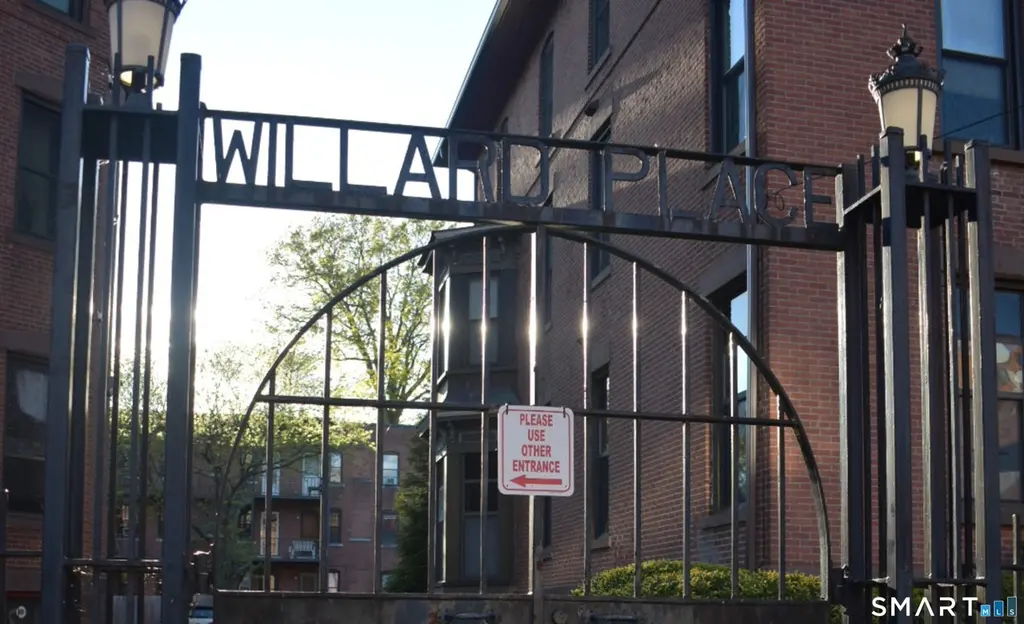 39 Willard St Unit C