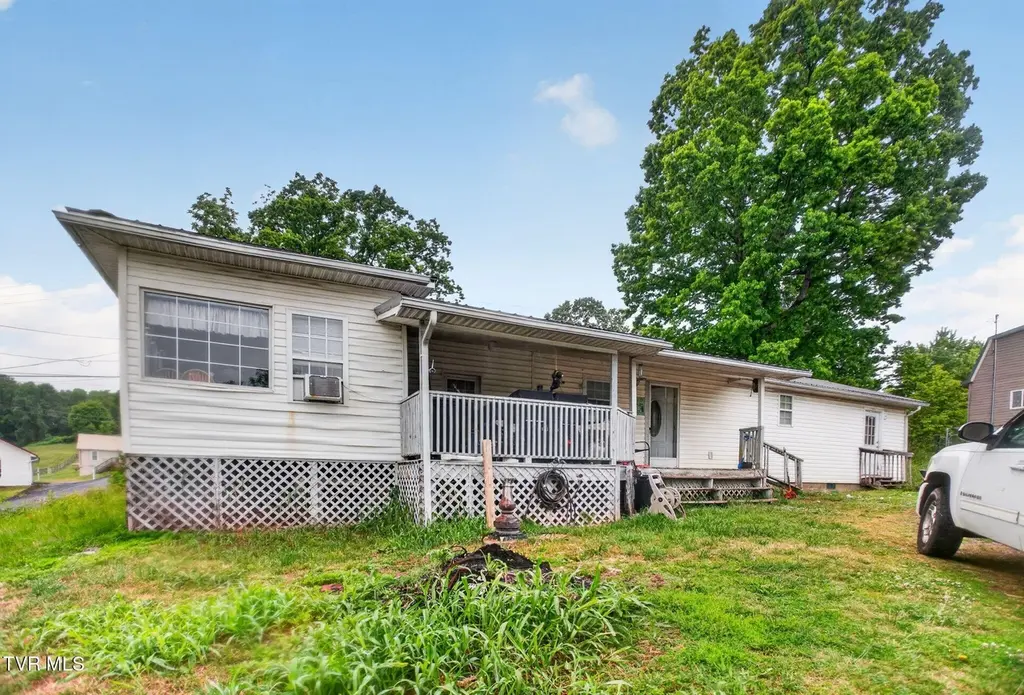 1201 Leeland Dr
