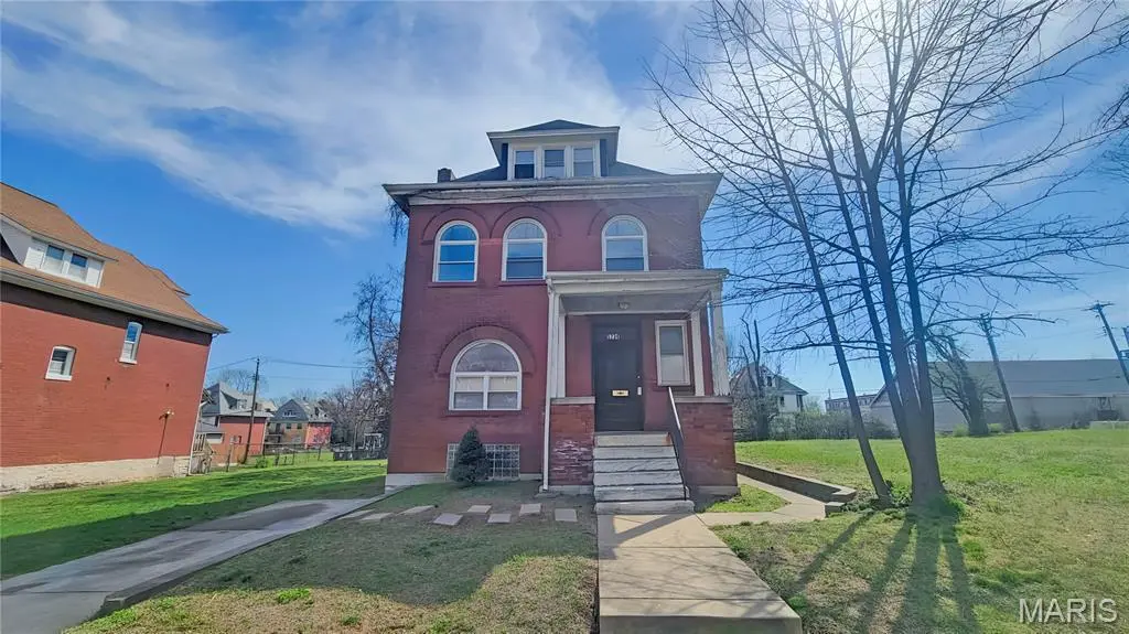 5734 Maple Ave