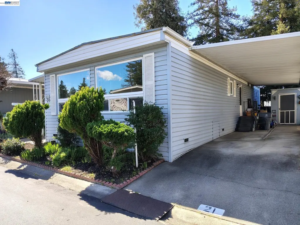 3231 Vineyard Ave #21