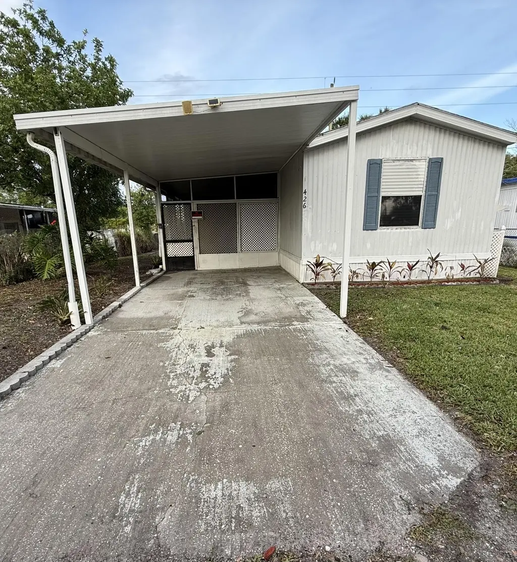 426 NE 31st Ter