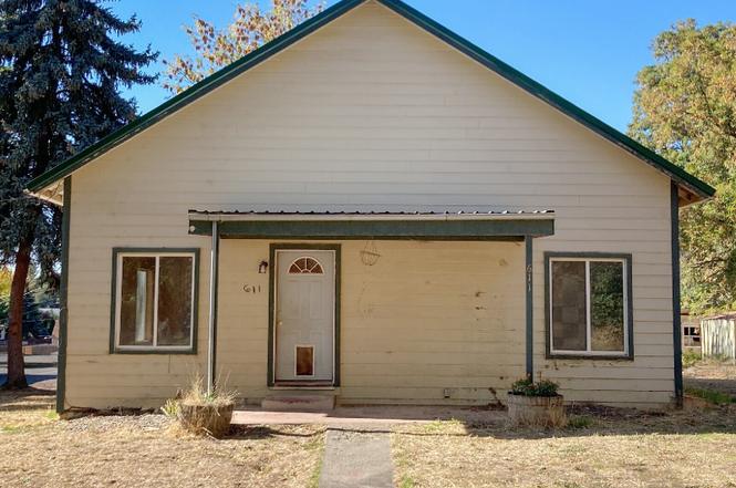 611 N Front