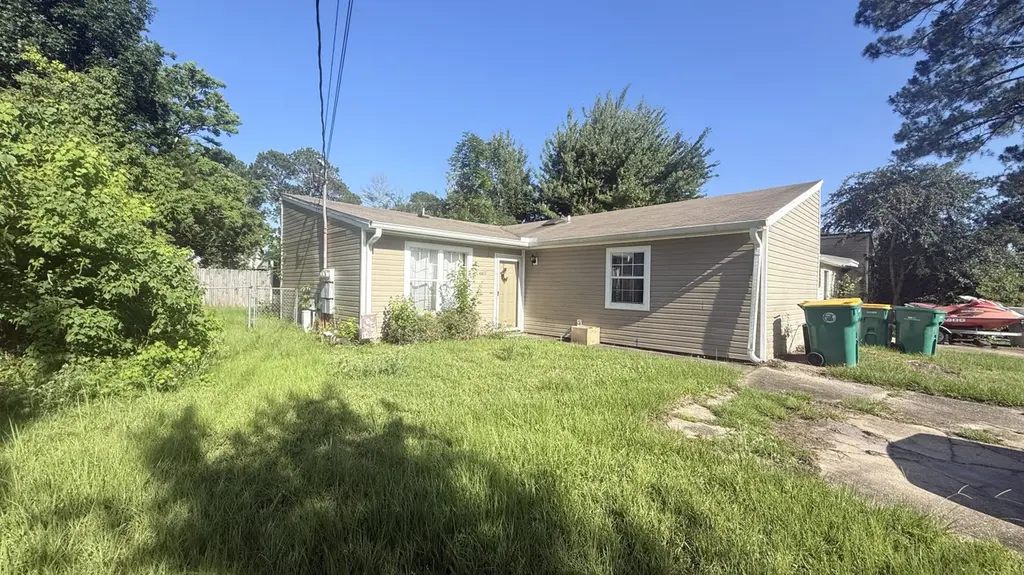 649 Carnathan Ct