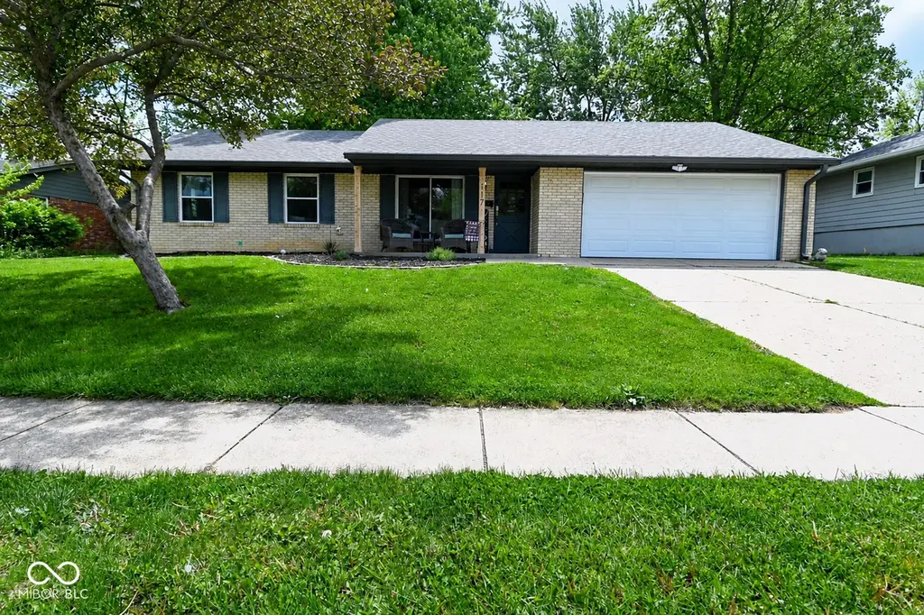 117 E Tilden Dr