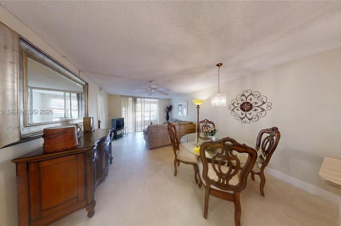 2800 W Sunrise Lakes Dr #101