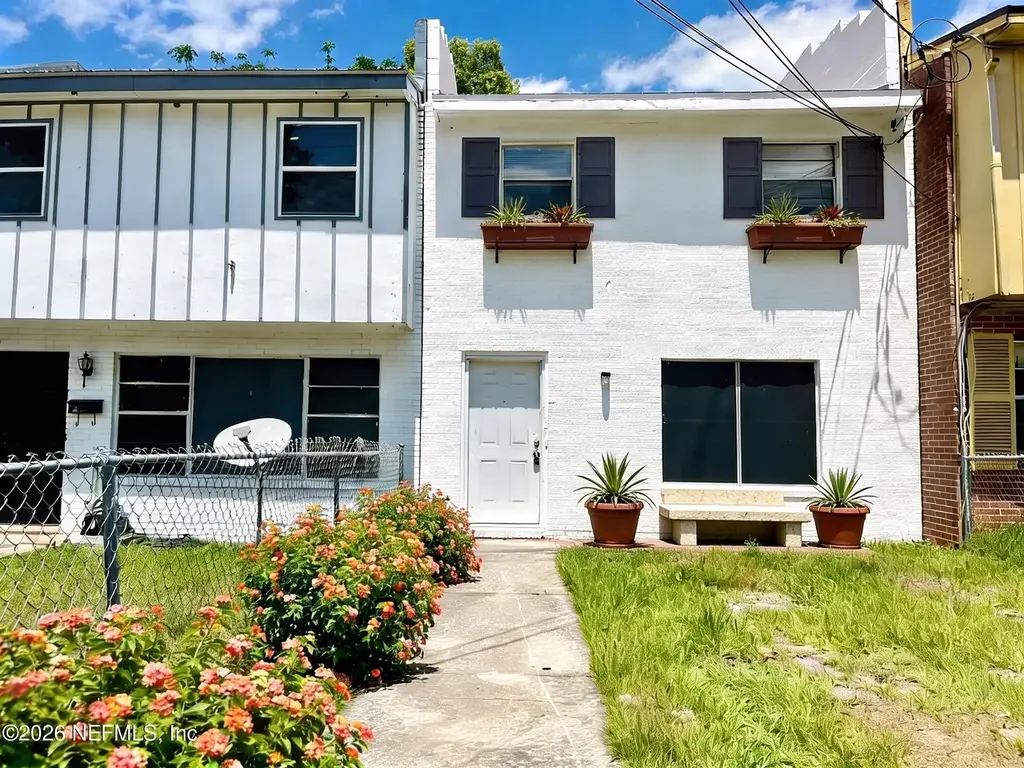 4451 W Moncrief Rd