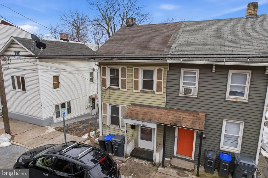 242 N 2nd St