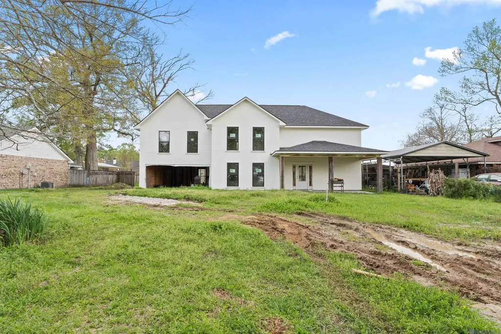 44431 Lakewood Dr