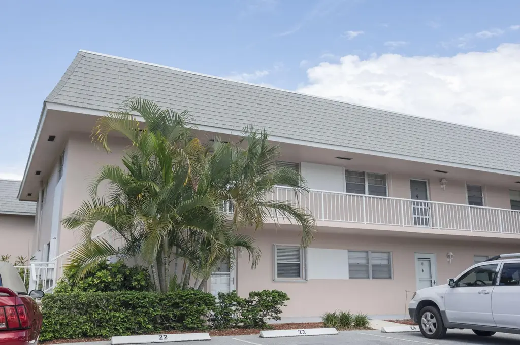 18081 SE Country Club Dr Unit 3-26