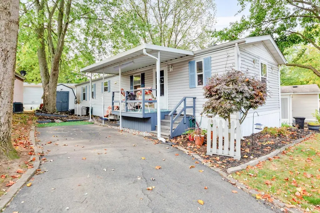 60 Estates Ln
