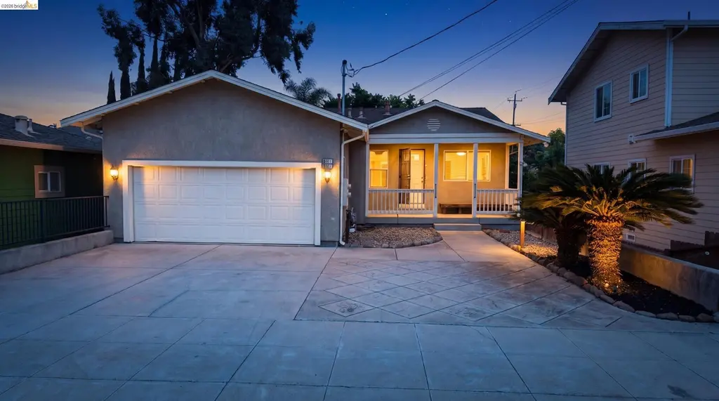 811 G St