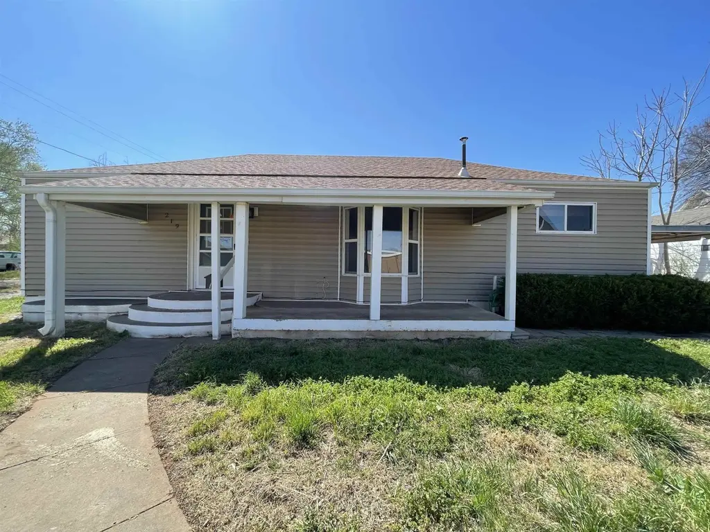 219 Maple St