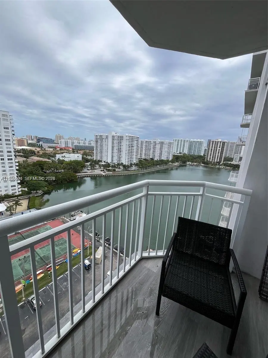 18071 Biscayne Blvd #1702