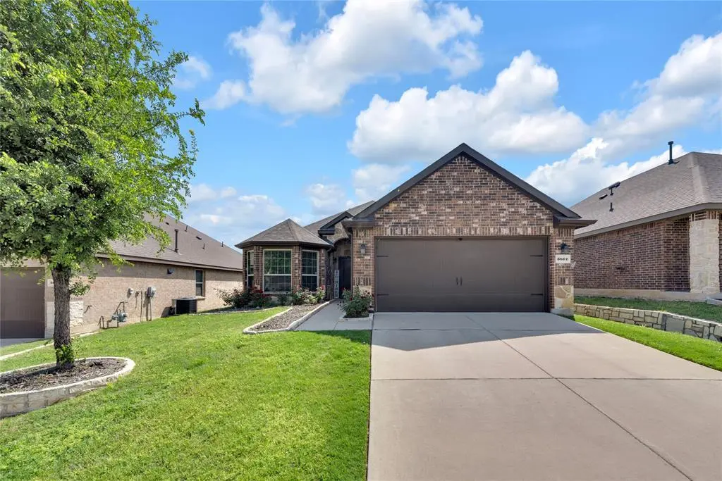3612 Sabine Dr