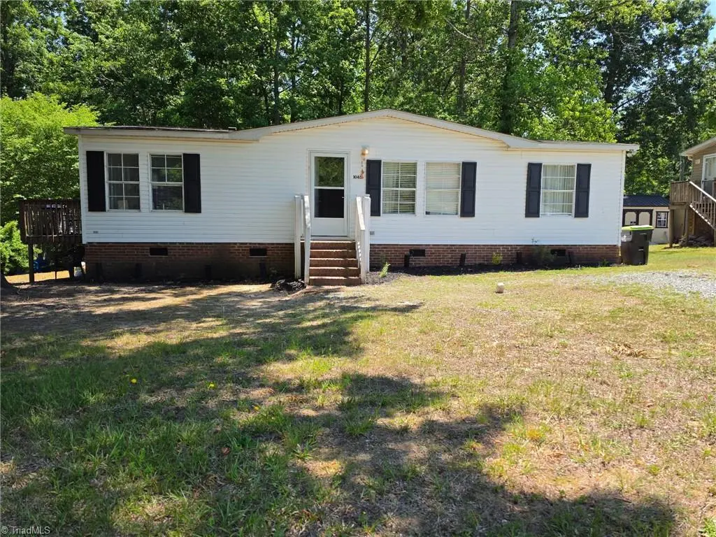 1045 Apple Blossom Ln