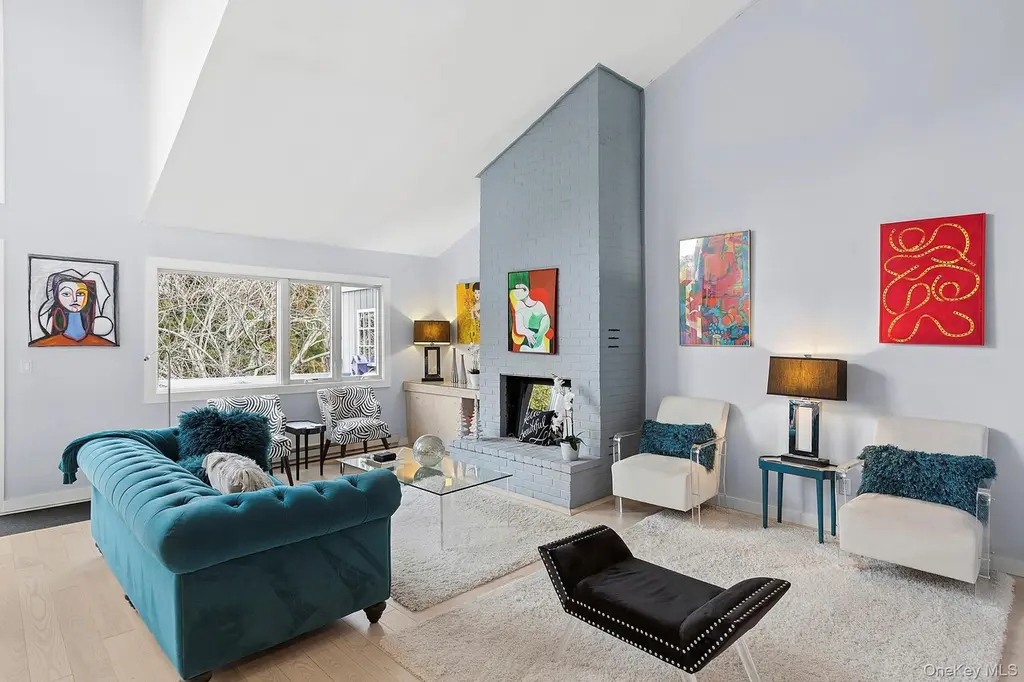 514 Pantigo Rd #22