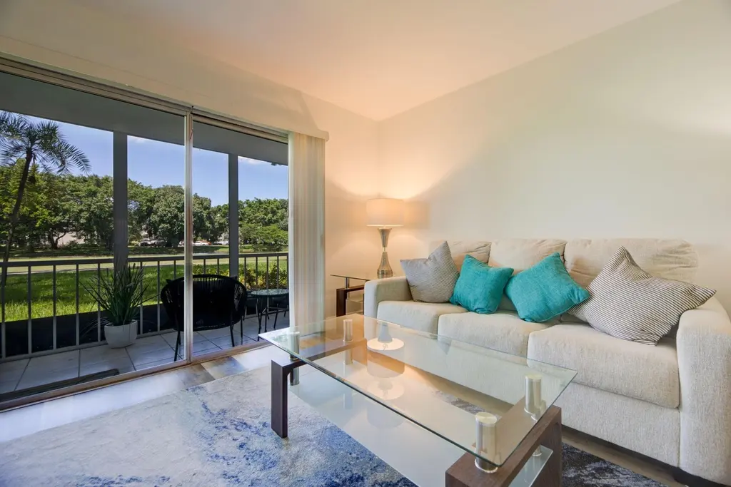 4502 Martinique Way Unit E1