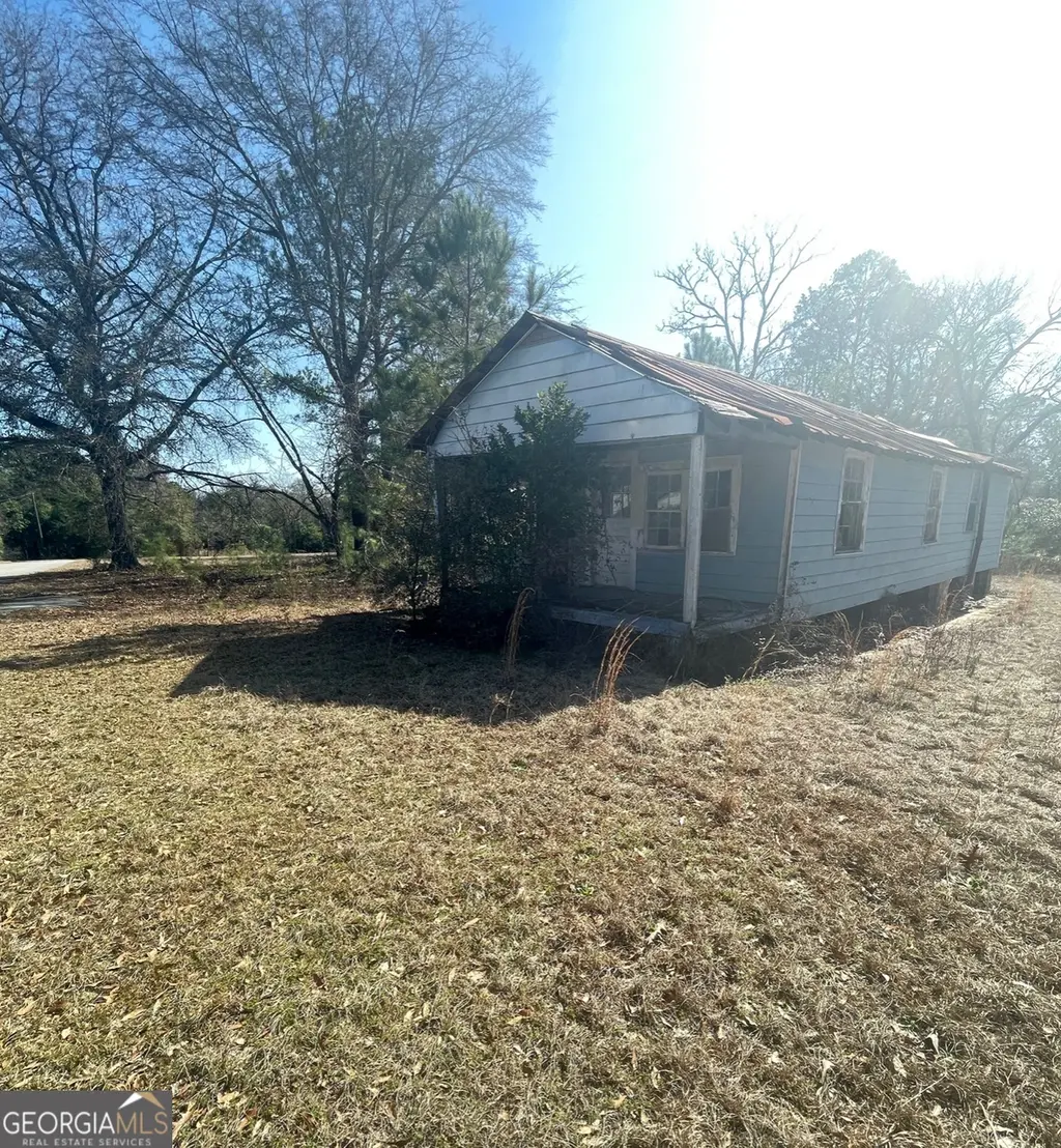 3320 Jones Dr