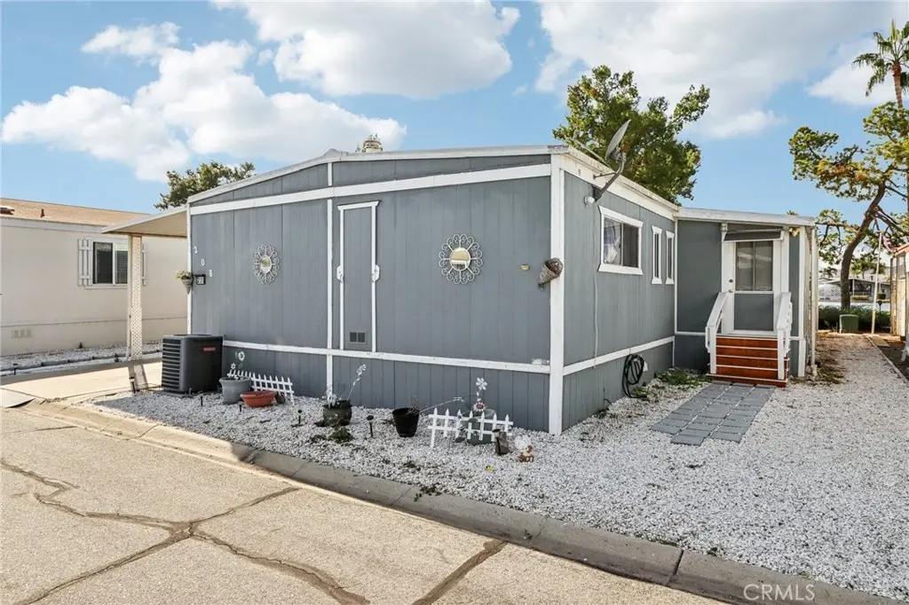5001 W Florida #208
