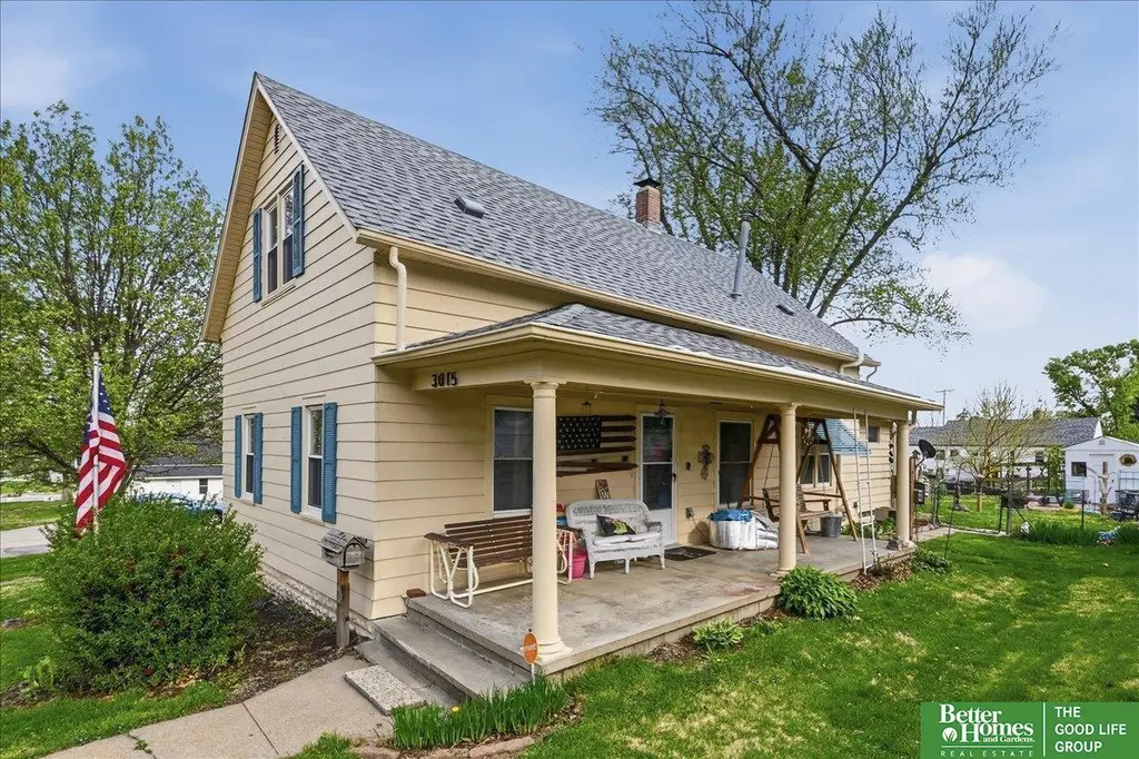 3015 Grebe St