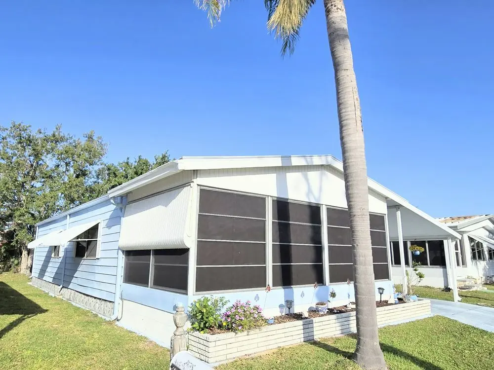 300 Tropic Dr