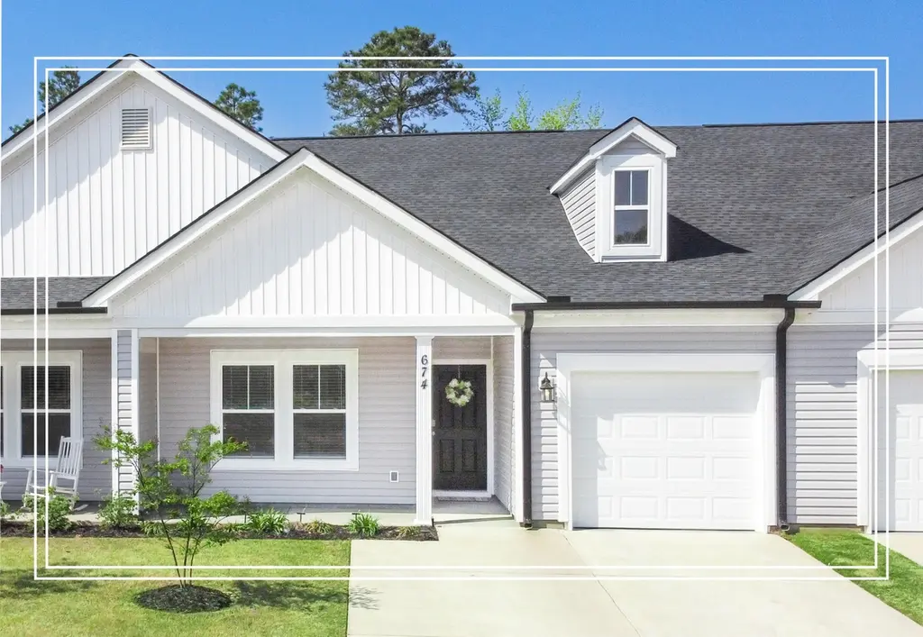 674 Hampton Dr