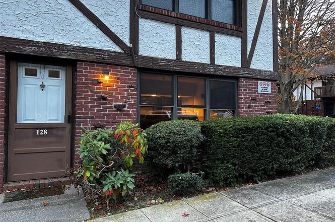 128 Bailey Ct #128