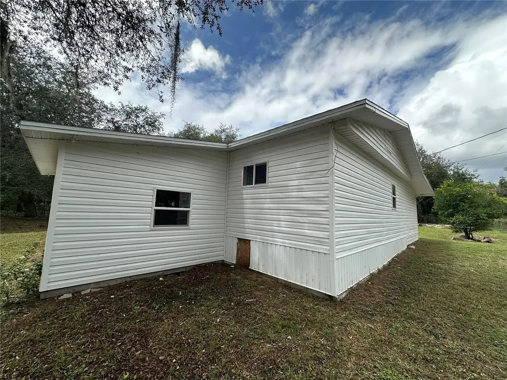 17405 NE 38th Lane Rd
