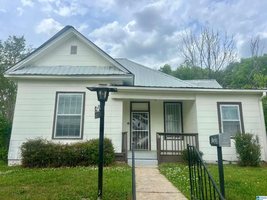 2120 47th Pl